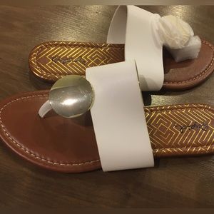 Qupid size 6 flats gold button flip flops white sandals. NWT